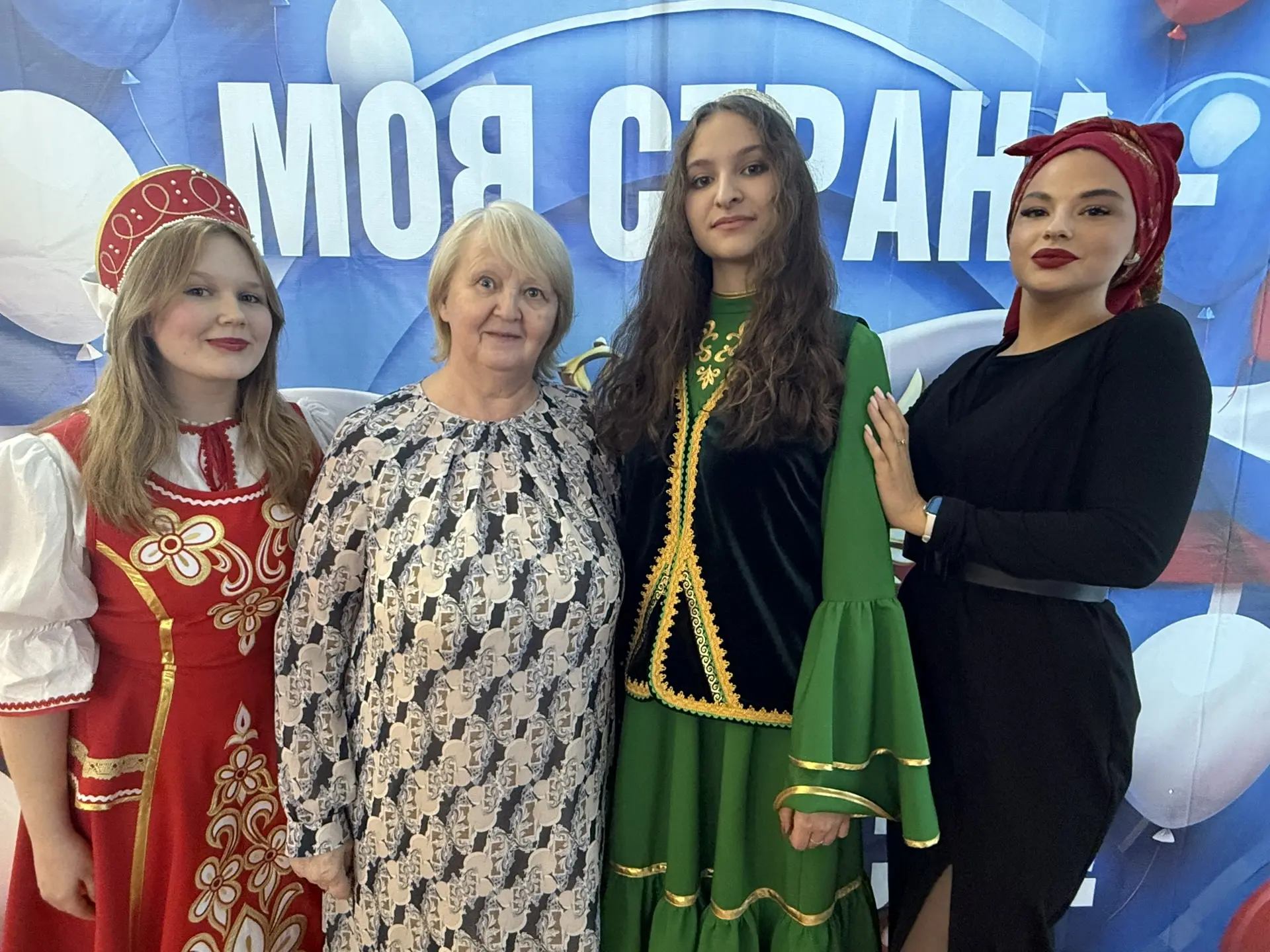 🇷🇺 «НАРОДОВ МНОГО – СТРАНА ОДНА»: Наша школа дала старт Году единства!   Друзья, сегодня в лицее № 9