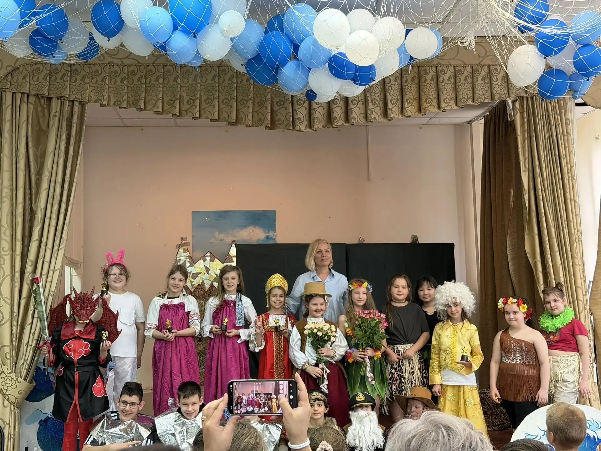 Медиацентр | Театр
 
🎭 В корпусе № 3 МБОУ СОШ «Наследие» сегодня продолжался весенний  театральный 