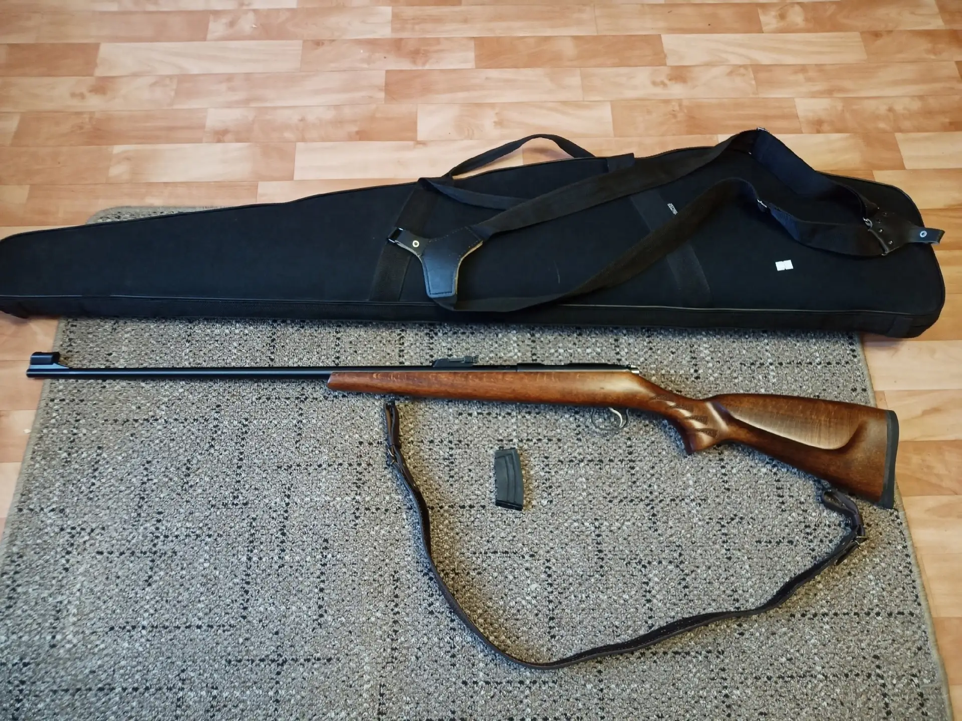 CZ-455 jaguar 
Калибрр - 22LR 
 
Состояние хорошее

Длина ствола: 726 мм
Порох сгорает до конца
Выст