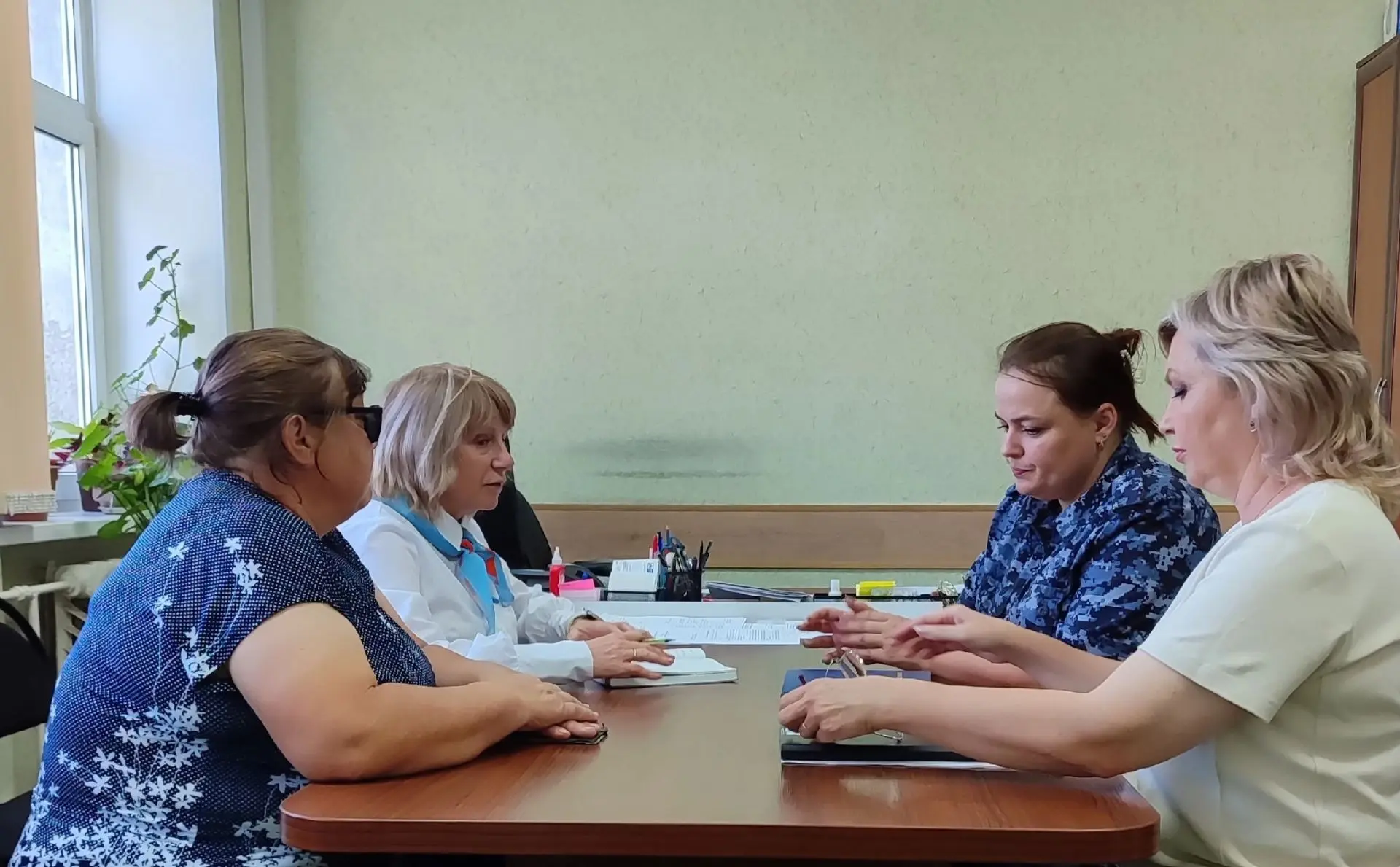 В Дмитриевском районе обсудили новые возможности трудоустройства для граждан, состоящих...