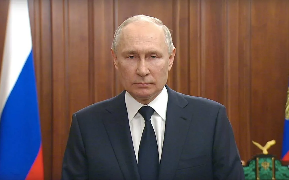 Только что Владимир Путин на экстренном совещании совета безопасности сообщил печальную...