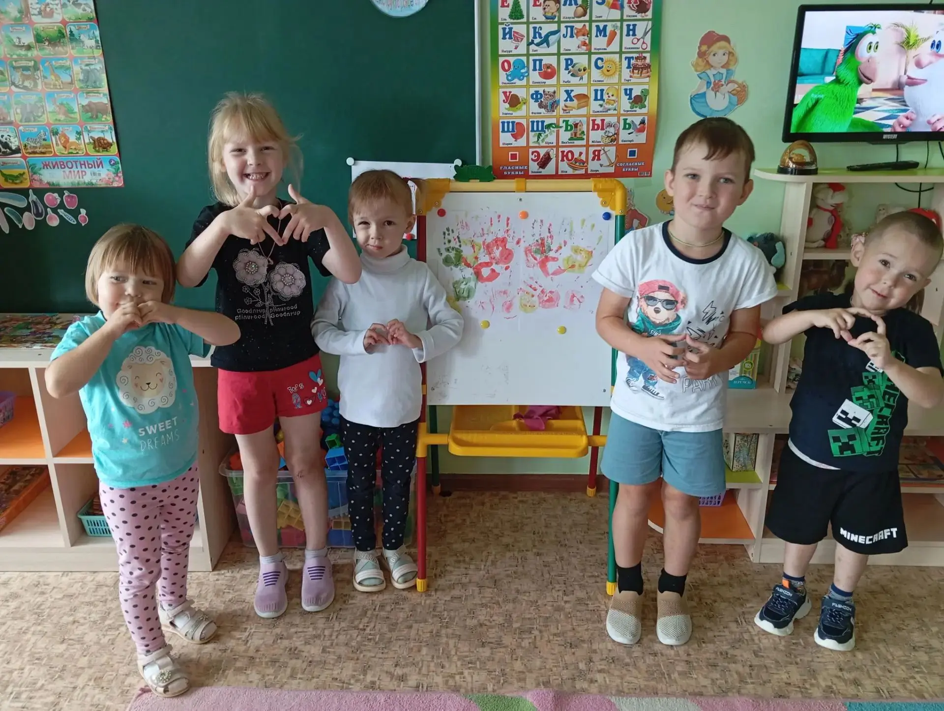 13 августа-Международный день левшей! Дети группы "Акварельки" попробовали себя в роли ...