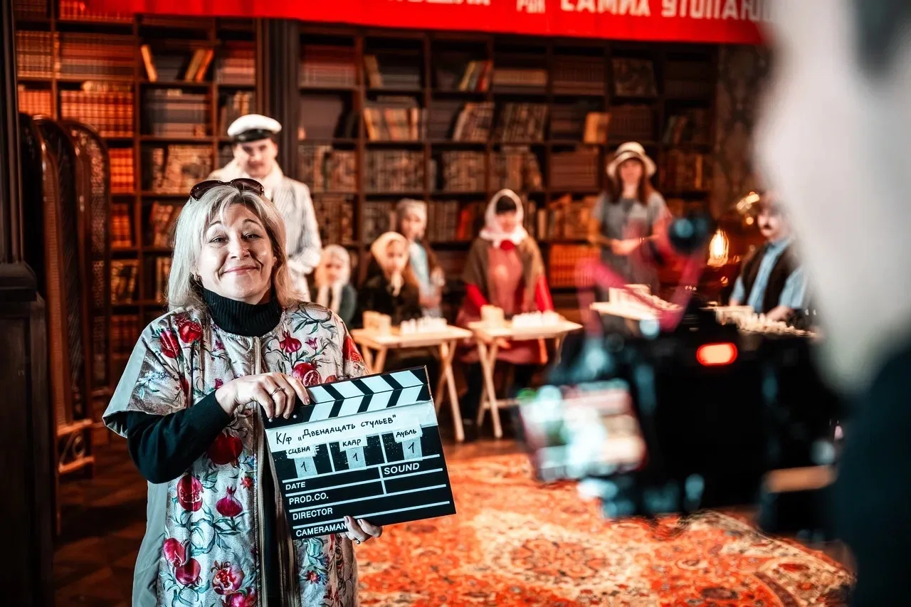 Эти фото просто загляденье! 😍  Смотрим, как прошли съемки по мотивам «12 стульев»: было снято нескол