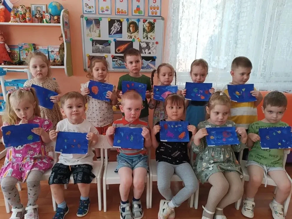 В младшей группе «Звёздочки» прошла целая неделя космонавтики. Малыши в игровой форме з...