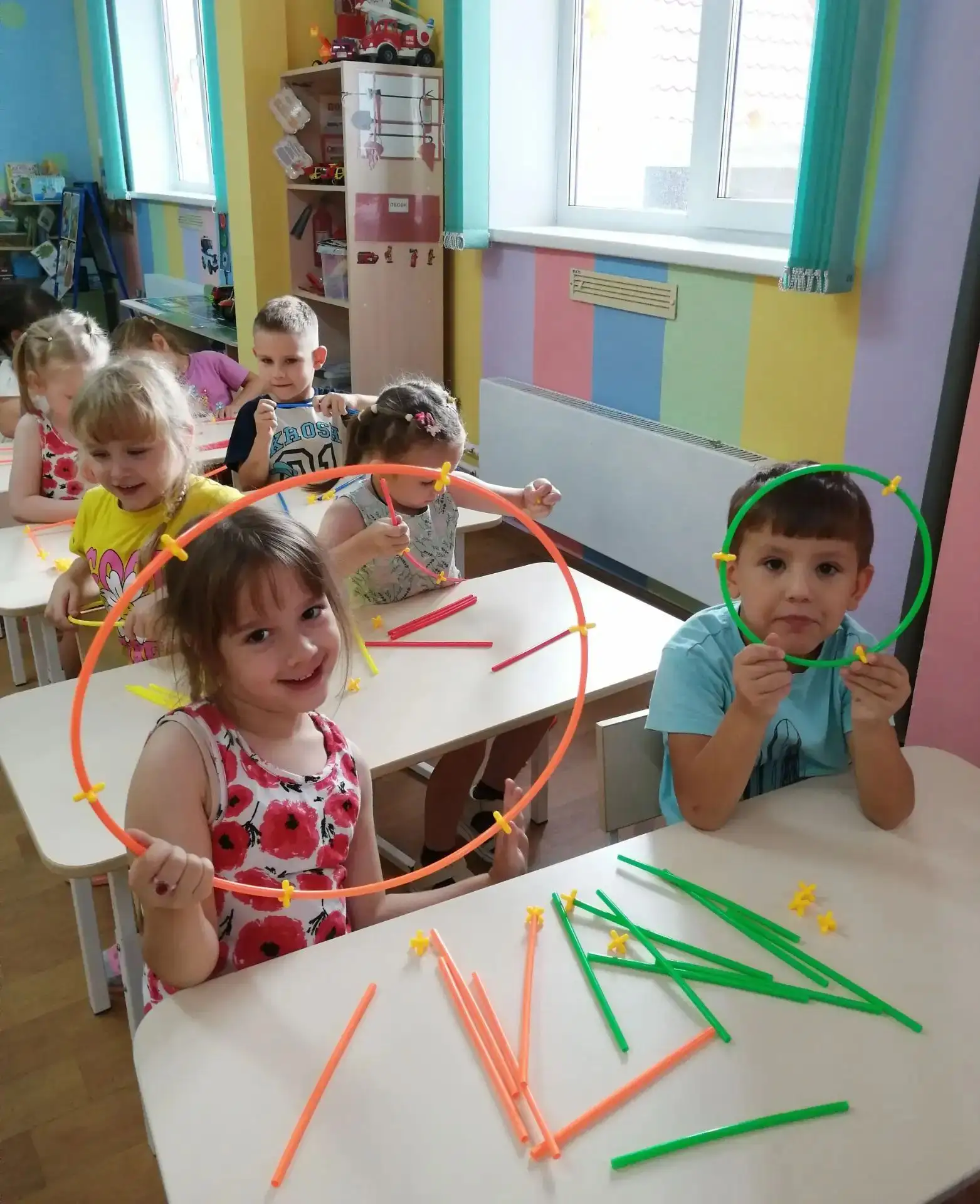 🎉 Конструирование — одно из самых любимых занятий у ребят! 🎉