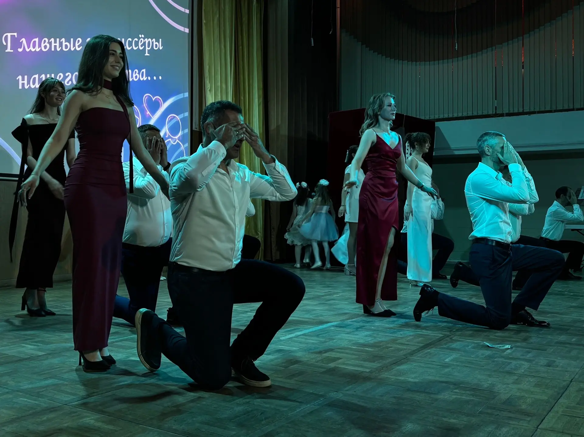 🎓✨ ПОСЛЕДНИЙ ЗВОНОК ДЛЯ 9-Х И 11-Х КЛАССОВ! ✨🎓  26 мая, в нашей гимназии прозвенели Последние звонки