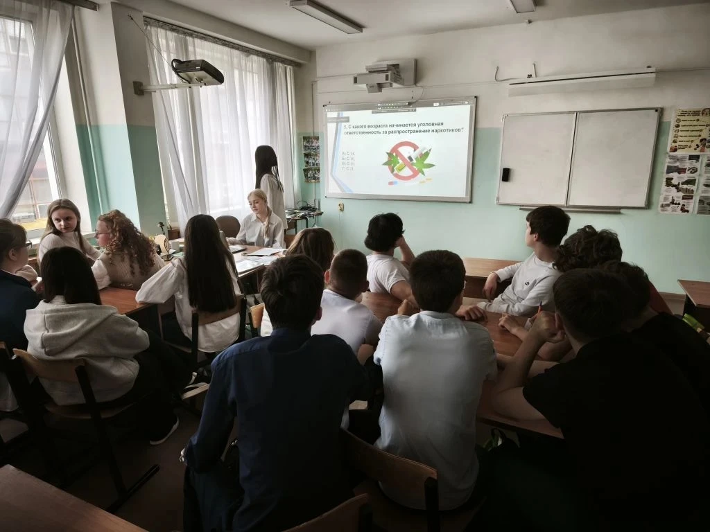 💬Для ребят 8»Е класса прошла игра-викторина «Профилактика вредных привычек», направленная на популяр
