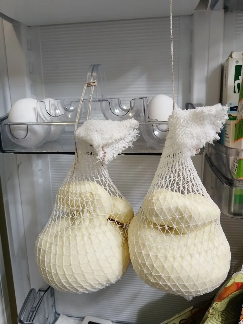 🧀 Почему сыр в холодильнике может стать невкусным, 
даже если изначально был хорошим

Бывало у вас 