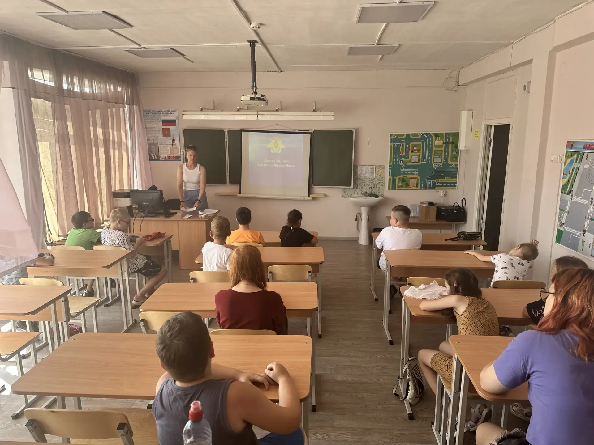 День в лагере: от безопасности до морских приключений! ⚓️🚦
Сегодняшний день в нашем лагере пролетел