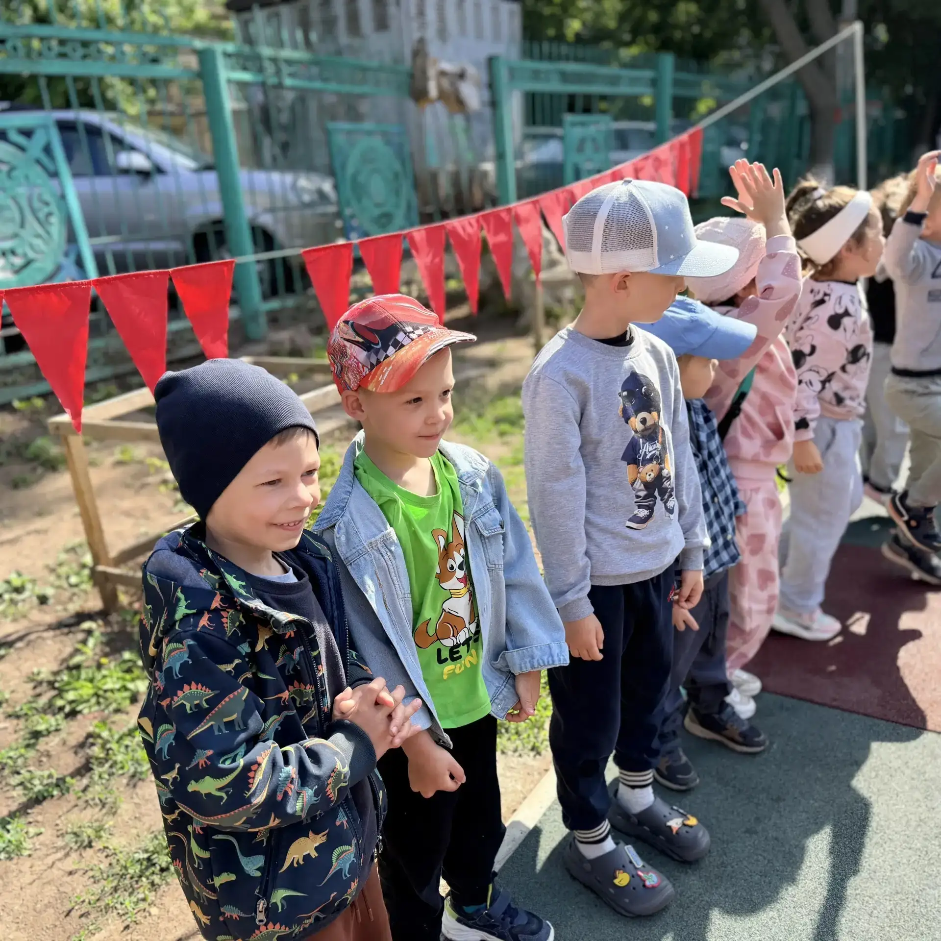Сегодня в Международный день защиты детей наш детский сад превратился в настоящую плане...
