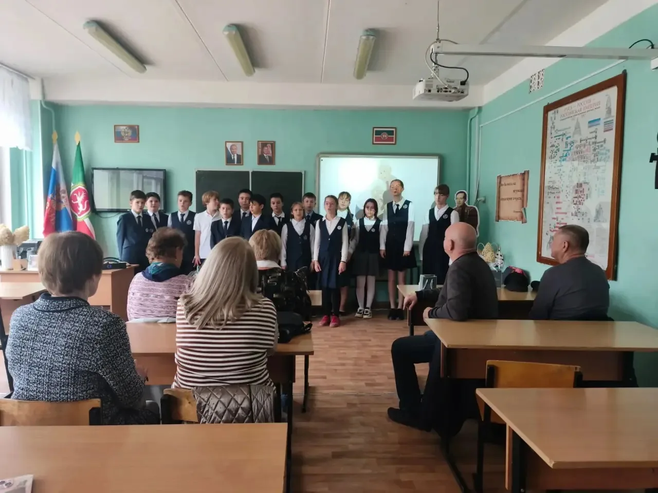 🍂 В честь Международного дня пожилого человека ученики 6 «Г» класса подготовили и пров...