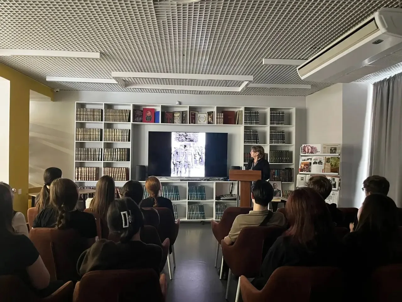 📚 Нескучная история  На прошлой неделе группа 11 БД вместе с преподавателем Ольгой Нестеровой посети