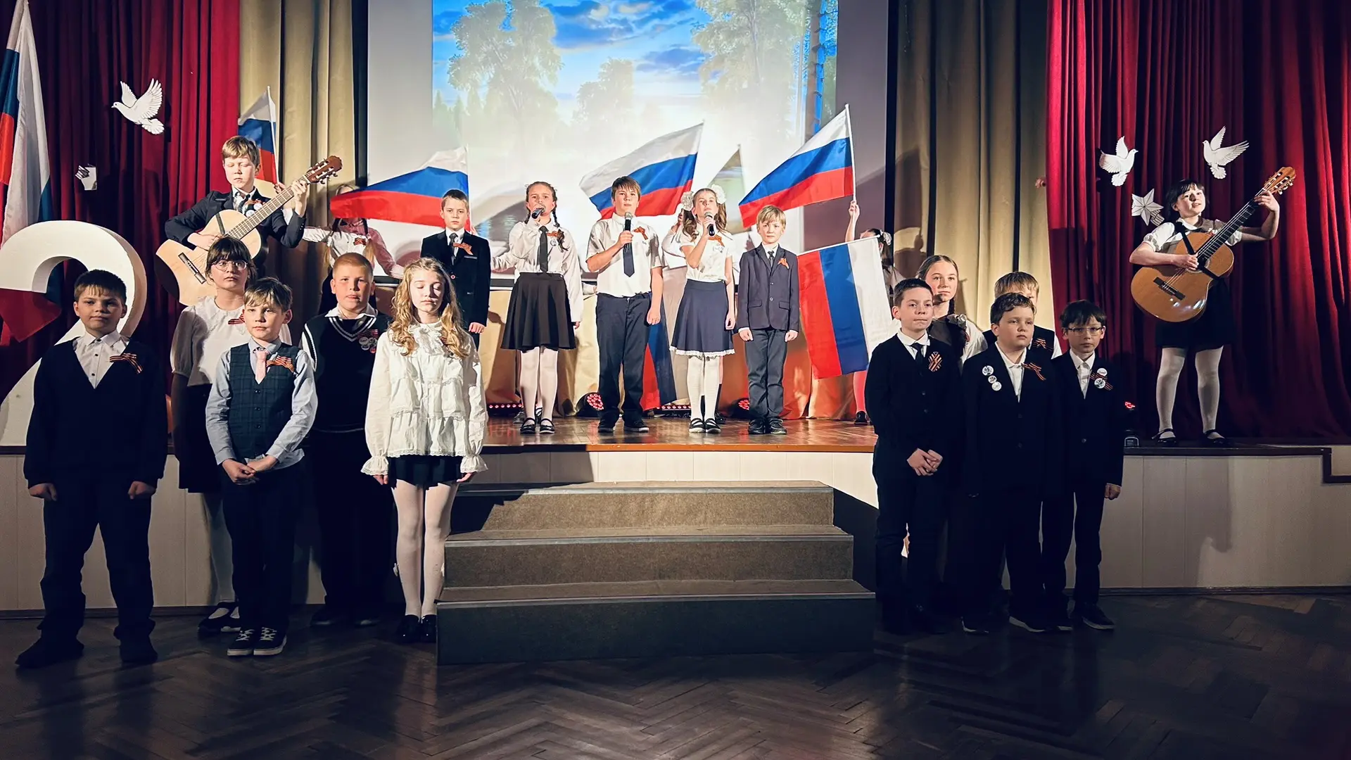 Связь поколений: как прошёл торжественный концерт ко Дню Победы!  Сегодня в стенах нашей школы состо