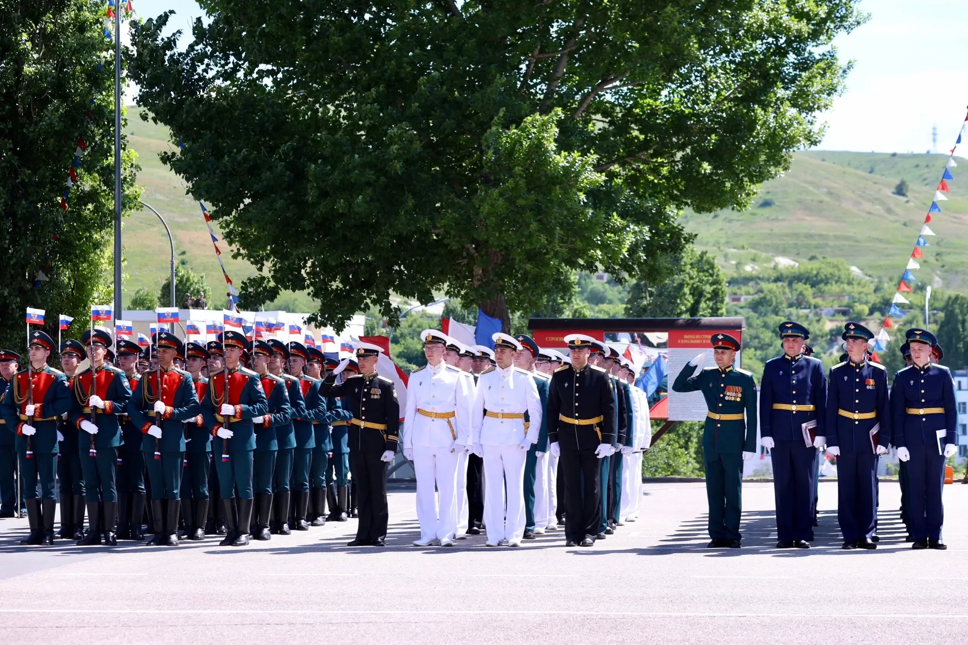 🇷🇺В Вольске состоялся выпуск молодых офицеров

Сегодня, 12 июня, в Вольском военном институте мате
