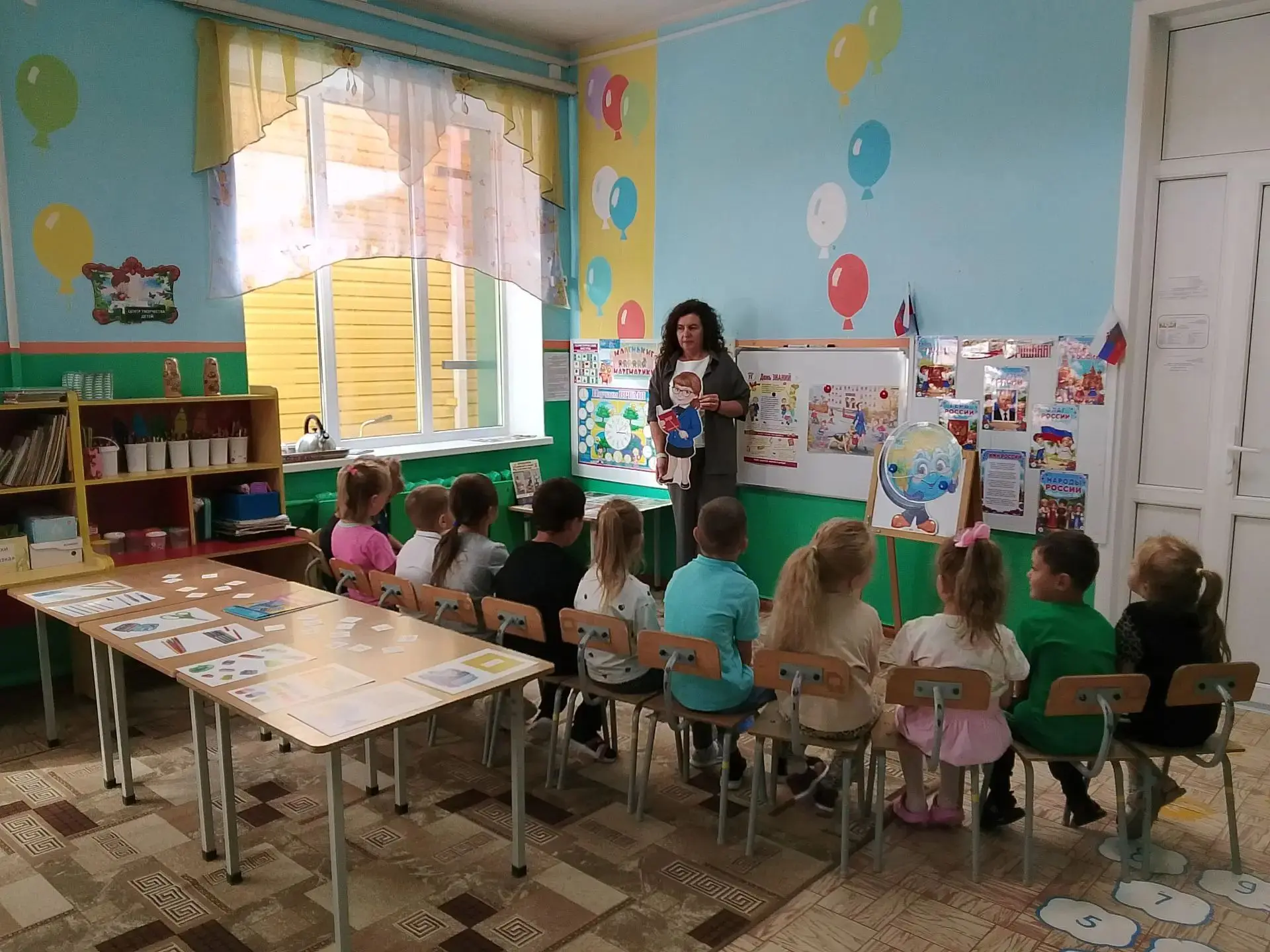 🎉 В нашем детском саду прошла увлекательная беседа с детьми старшей группы о  праздник...