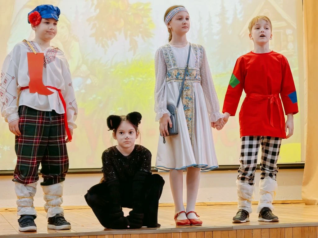 🎭✨ Занавес закрыт, но аплодисменты не стихают!   🌟 В нашей школе завершился ежегодный театральный фе