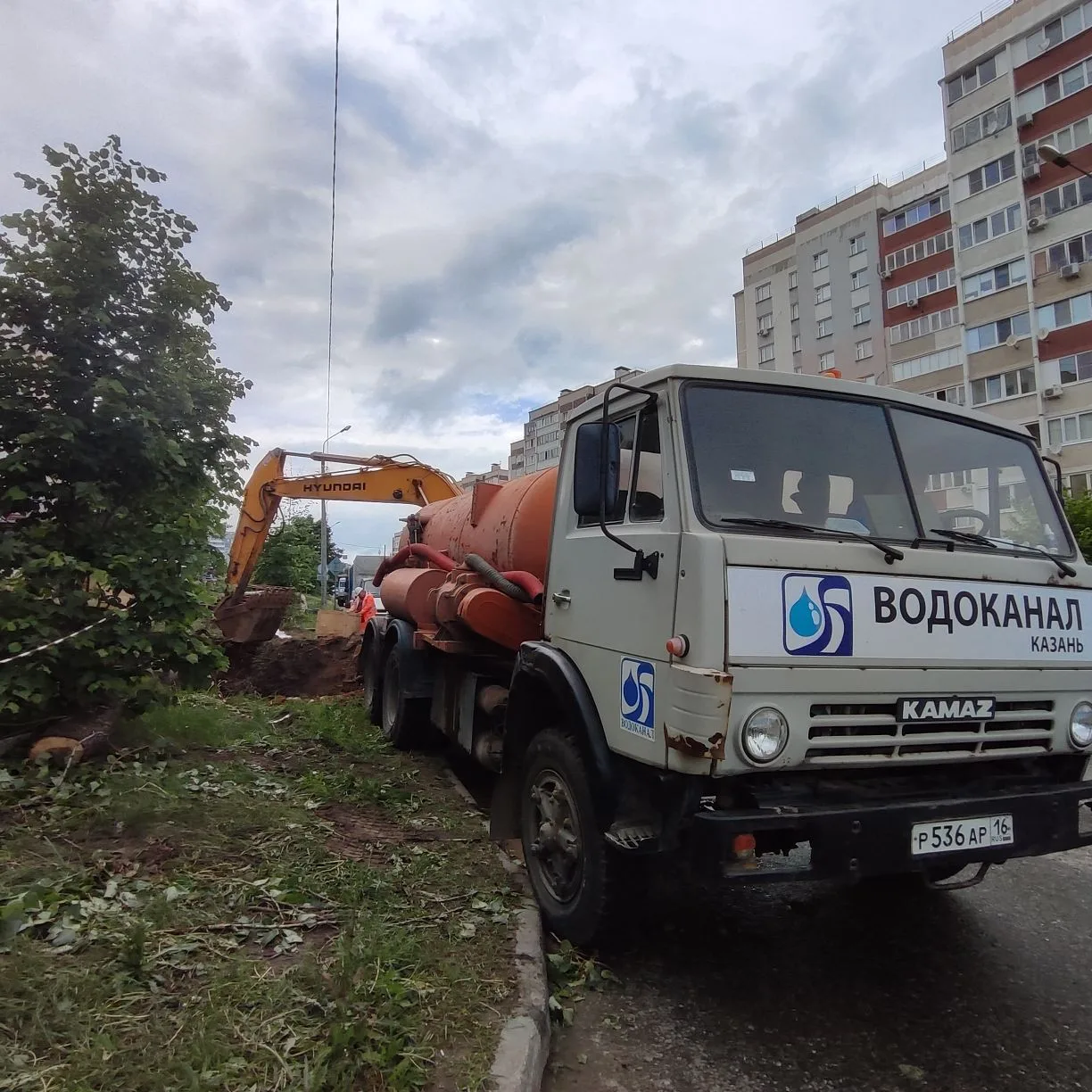 👷‍♂️Выполняем аварийно-восстановительные работы на водопроводе 1994 года постройки на улице Ноксинск