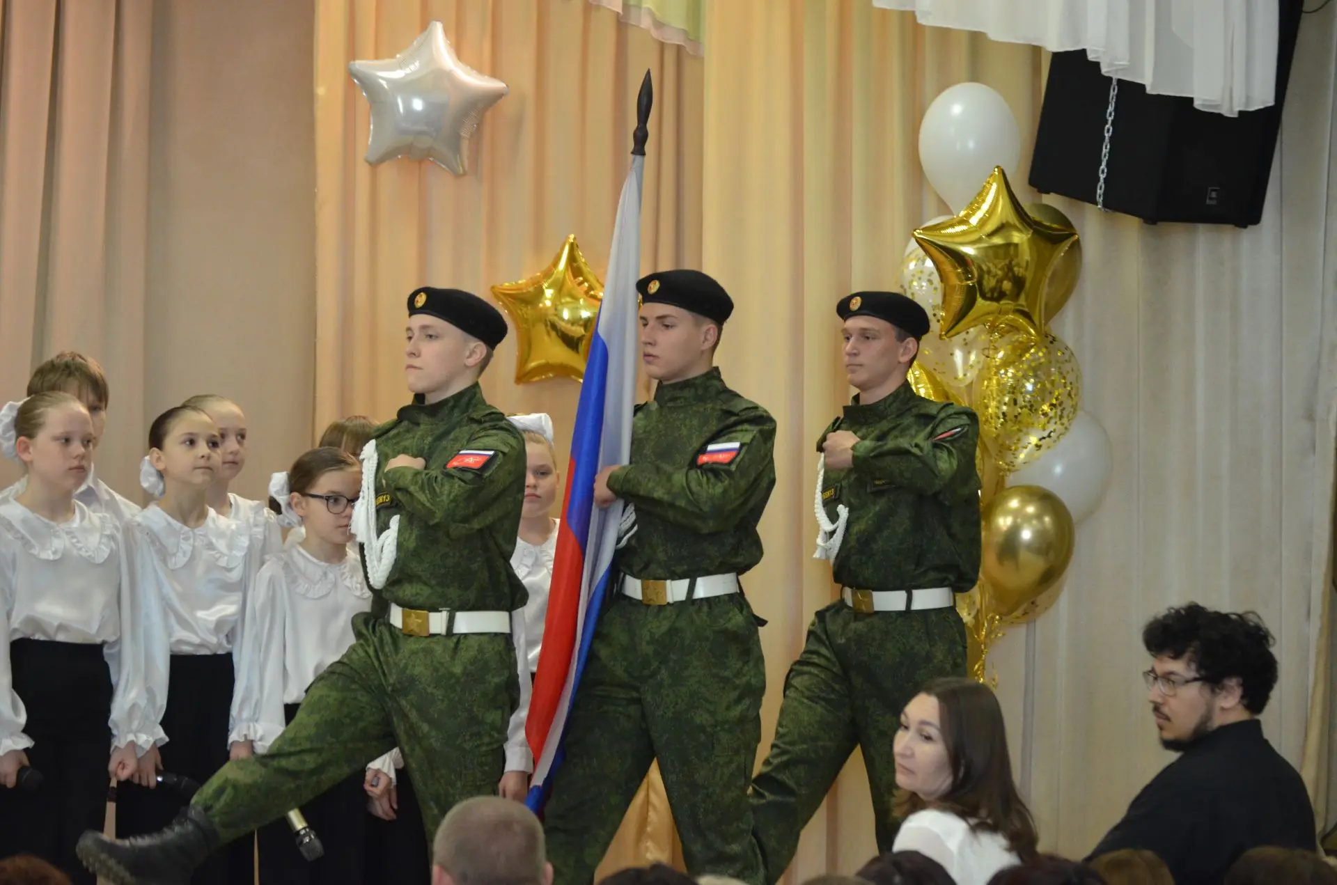 🎓 Сегодня в гимназии прозвенели последние звонки для выпускников 9 и 11 классов.  ✨ День, в котором 