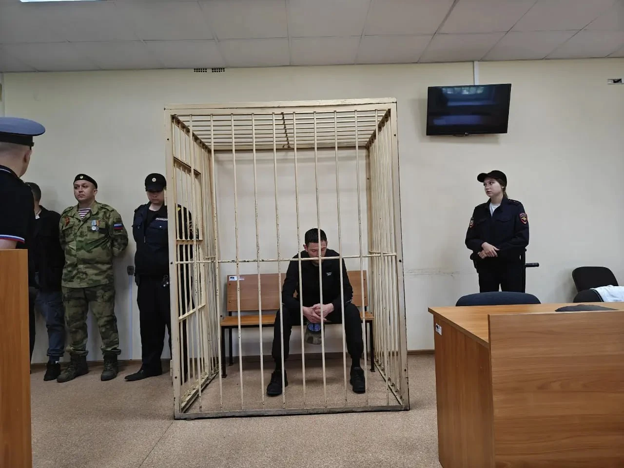 Ревдинский суд сегодня, 6 октября, начал рассматривать дело Антона Черкасова, который в...