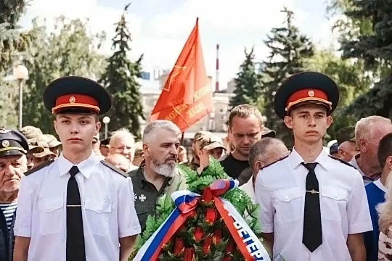 1 июля в Георгиевском сквере города Курска состоялась торжественное памятно-мемориальное мероприятие