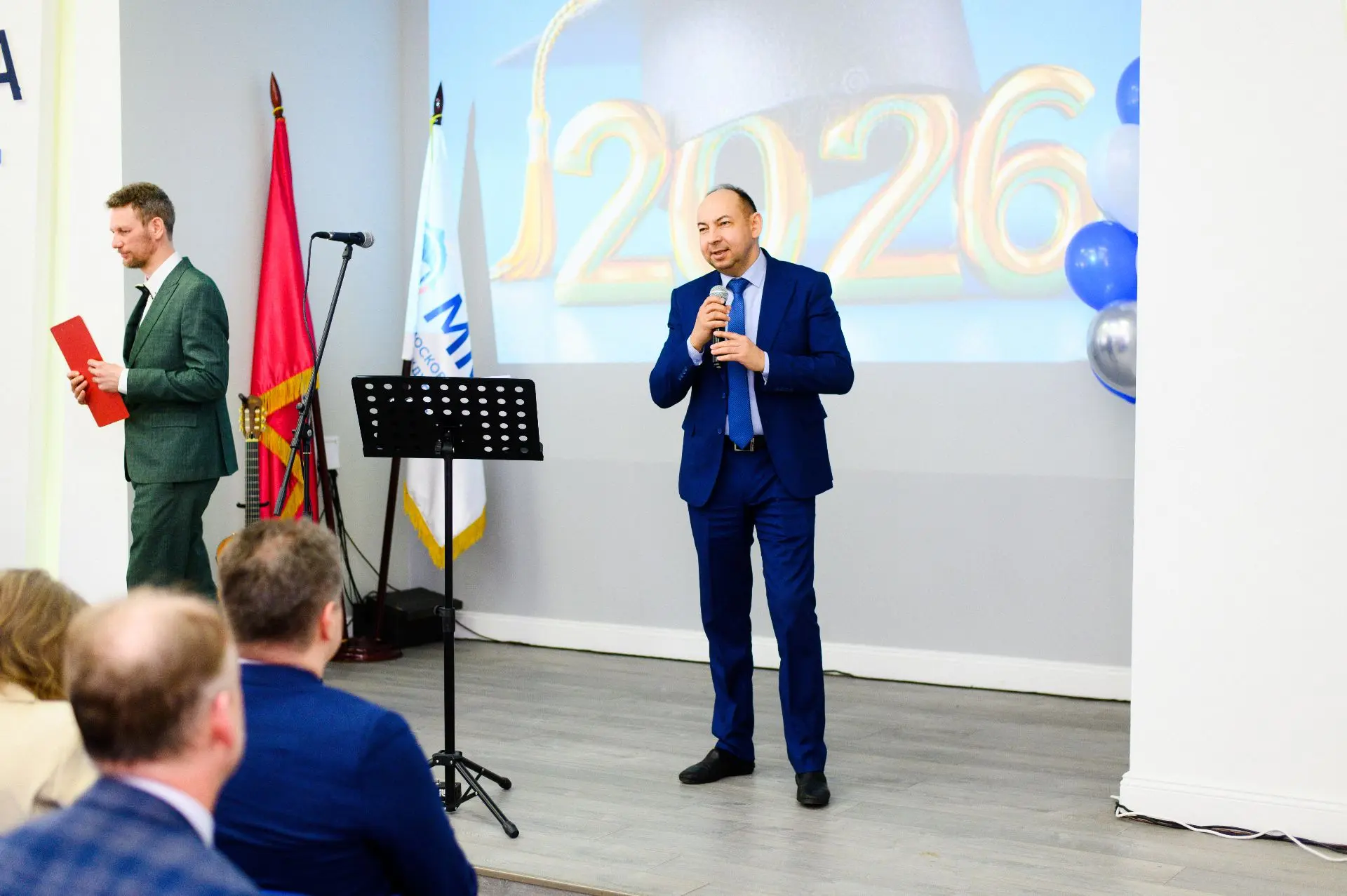 🎓 Поздравляем выпускников факультетов экономики и управления, рекламы и связей с общественностью, ин