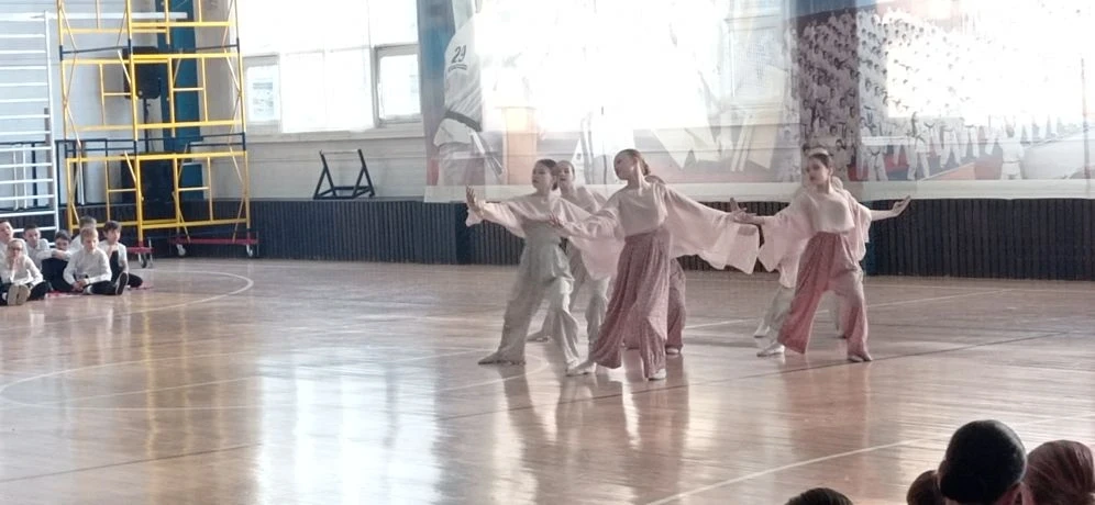Танцуют все.... Совсем немного времени осталось до конца очередного учебного года, а это значит, что