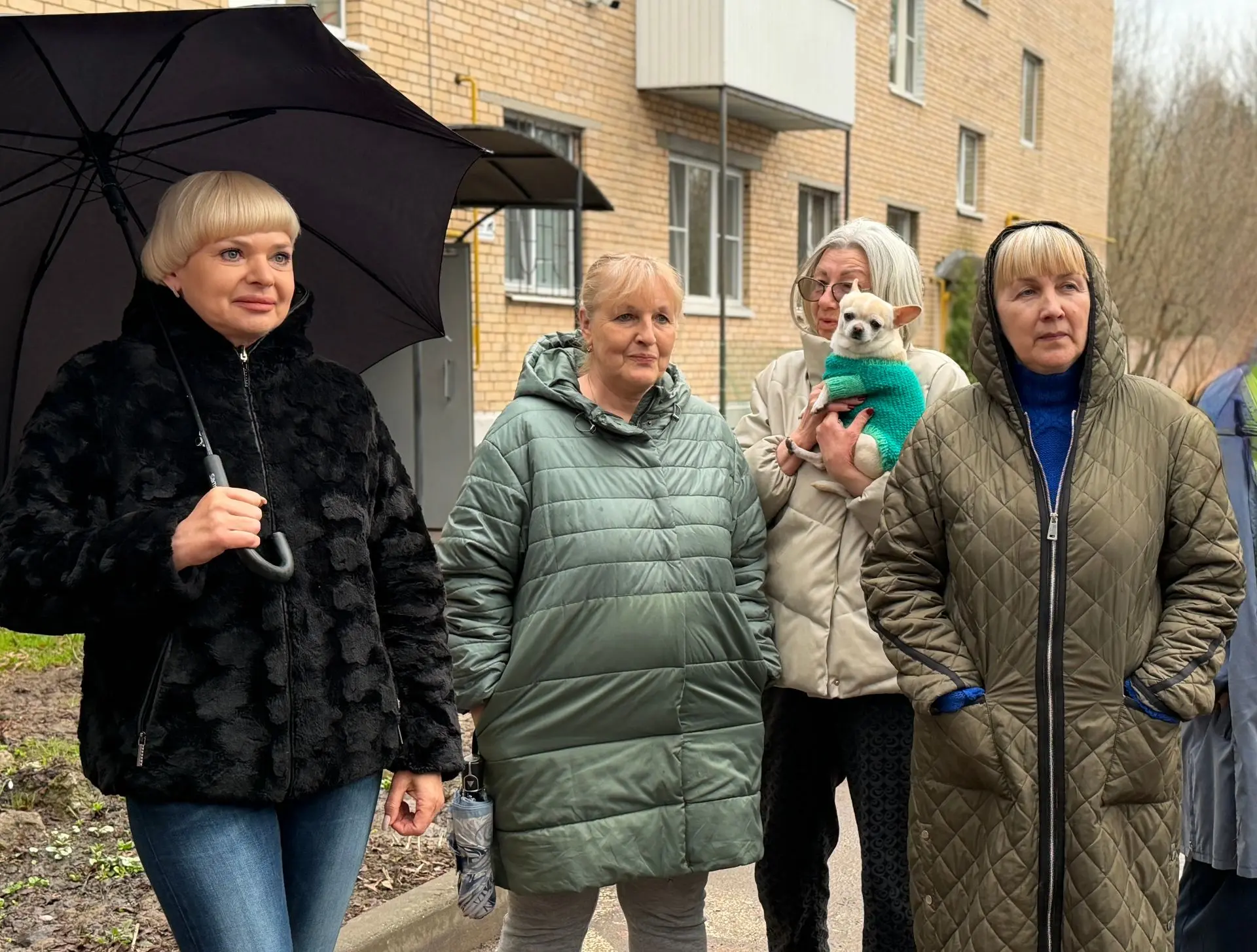 ✅Алексей Зотов провел обход на хуторе Ильичевка   Глава управы района Троицк, совместно с жителями, 