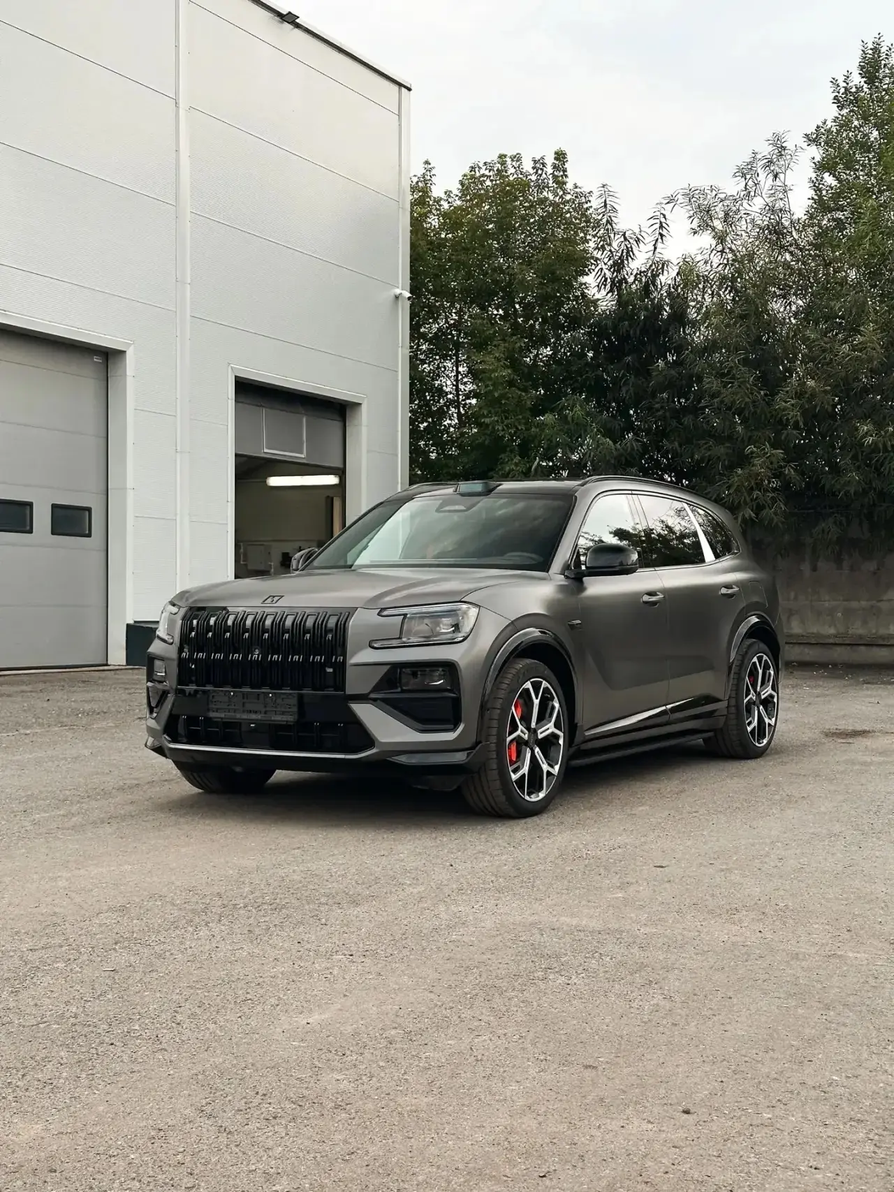 Zeekr 8X Shadow Hyper 2026 — флагманский премиальный гибридный SUV нового поколения, со...
