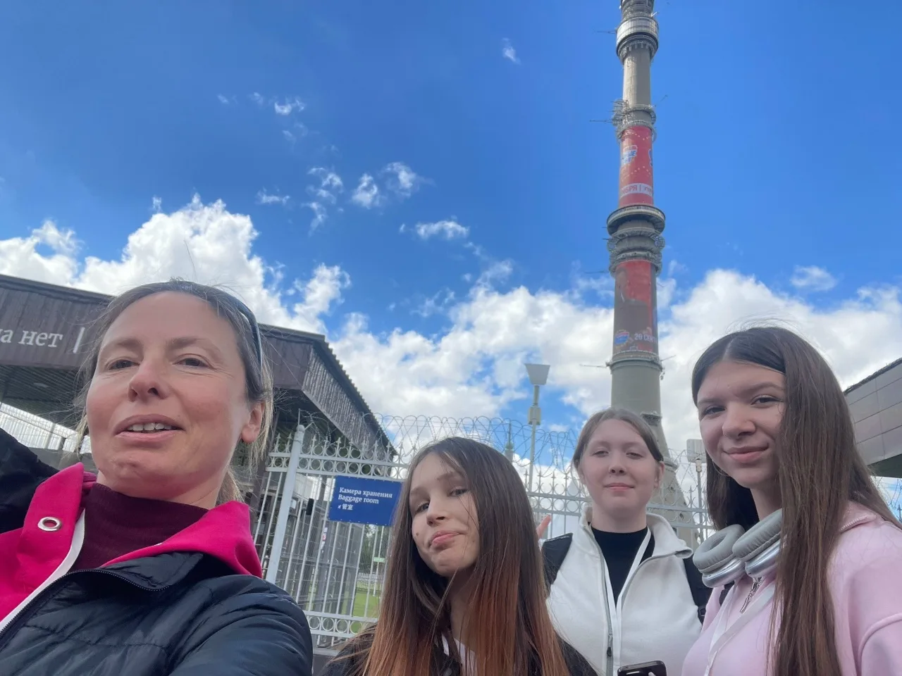 🎬Команда медиацентра "СЛОН" Центра развития творчества в составе Полиины Пономаревой, Анны Сташок и