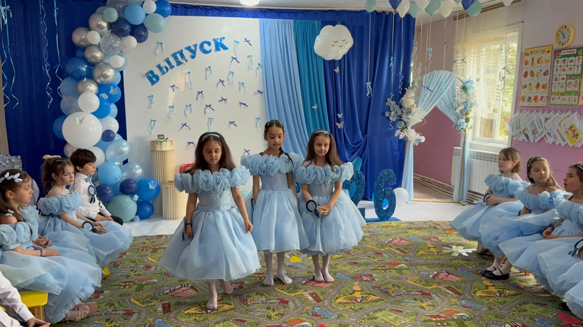 Выпускной бал в детском саду – это самый трогательный, самый волшебный из всех праздник...