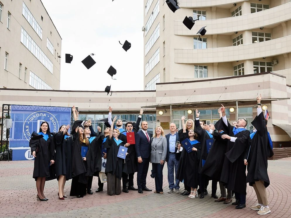 🎓 Первые выпускники магистратуры Банка России и Вышки получили дипломы