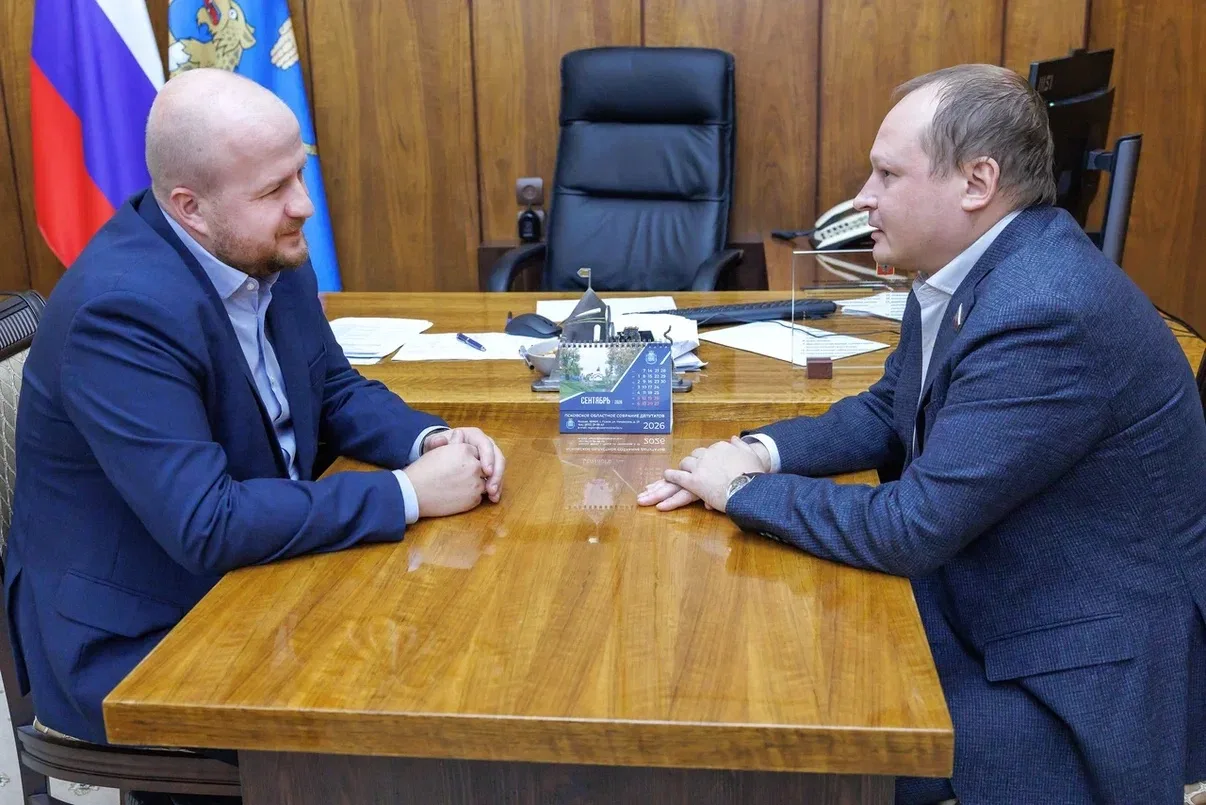 Сегодня встретился с депутатом Госдумы Антоном Морозом. Поздравил его с убедительной по...