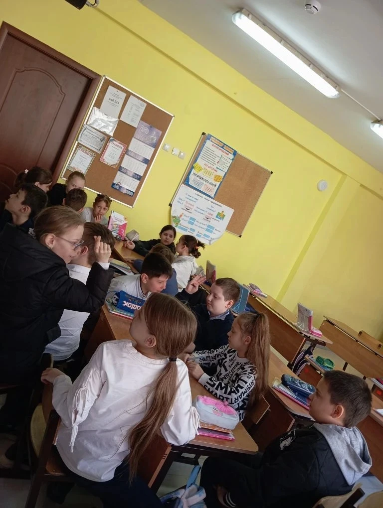 1 мая - День Весны и Труда  В преддверии Праздника весны и труда в школе прошли тематические меропри