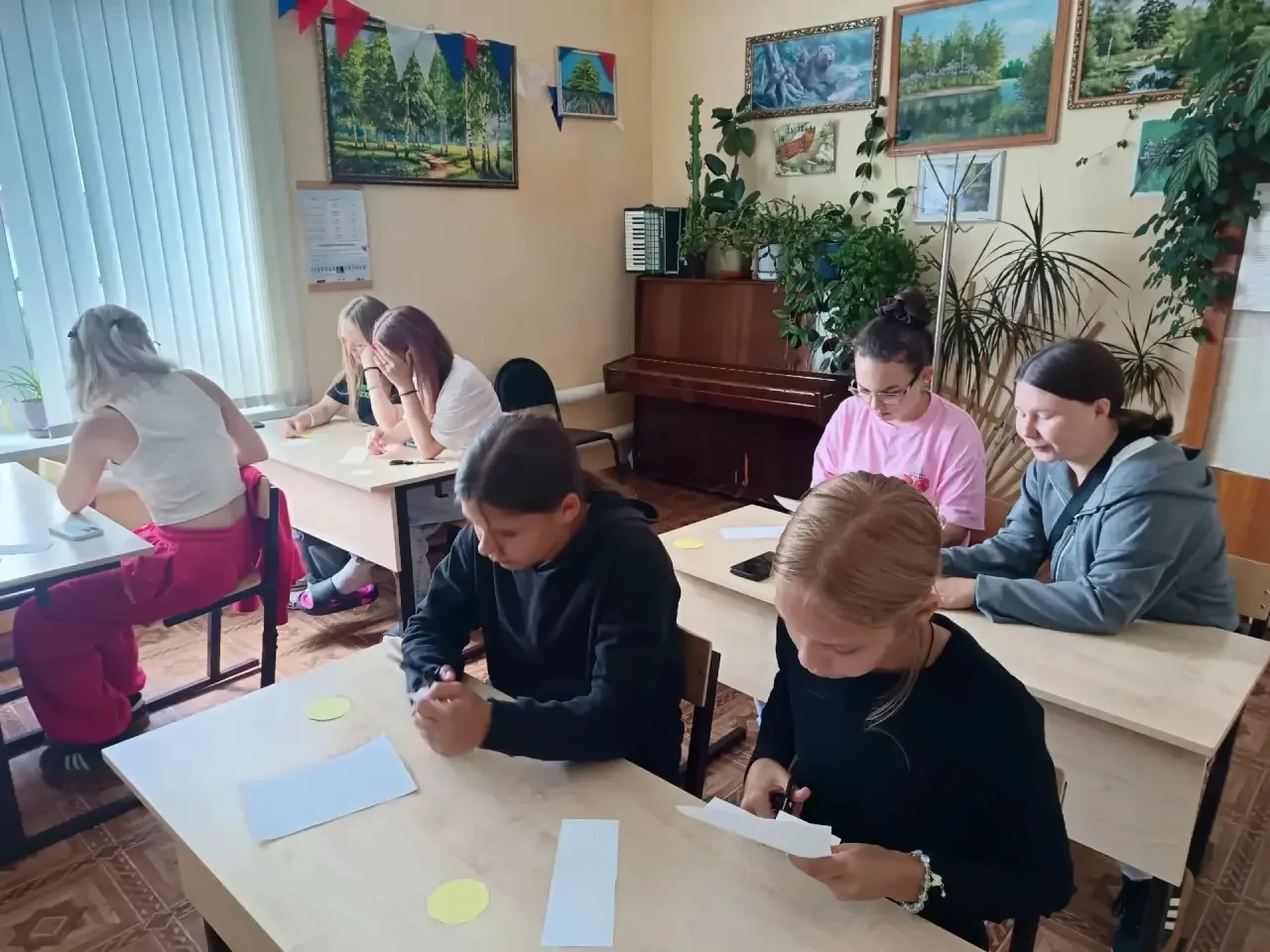 8 июля День семьи, любви и верности ❤️
В этот день принято дарить близким букеты из ромашек, плести 
