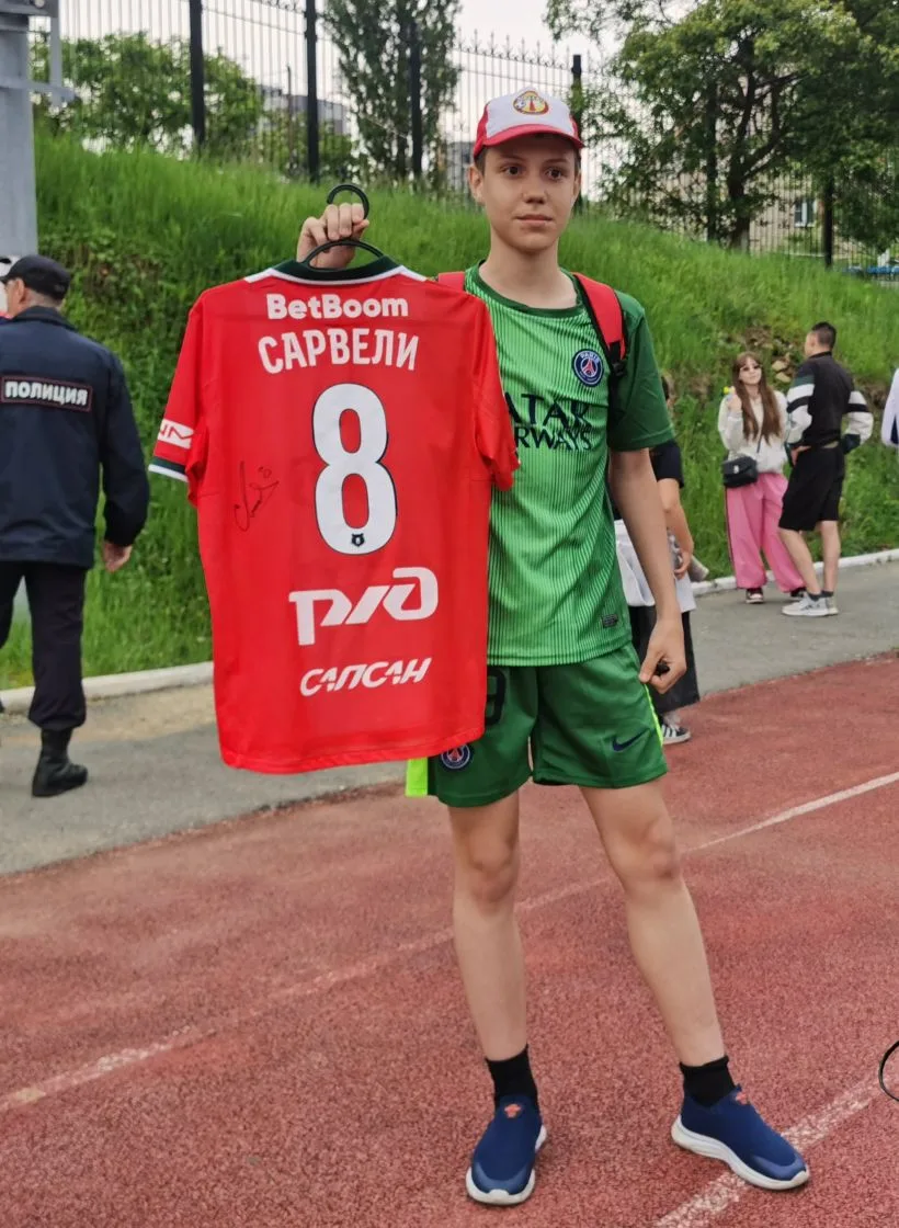 А победителем розыгрыша футболки Владислава Сарвели стал Адам Хуска! 

Поздравляем!👏

#БольшойКамен