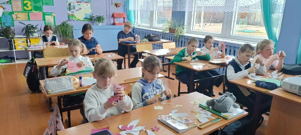 🎉 С приближением Праздника весны и труда мы отмечаем его уже сегодня — в творчестве! 🎉