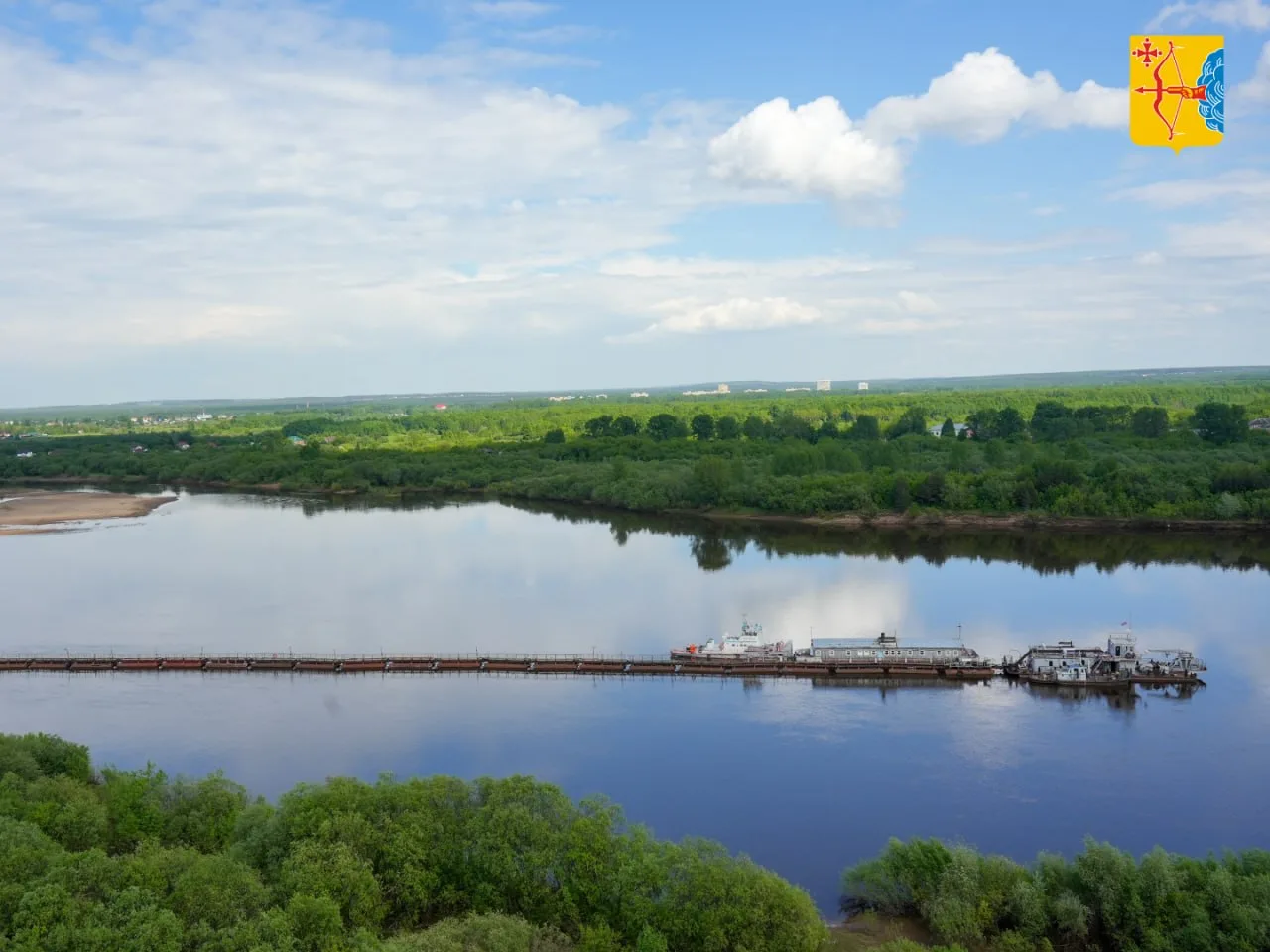 Земснаряд продолжает расчистку фарватера реки Вятки в Кирове. Работы проводятся на участке от Старог