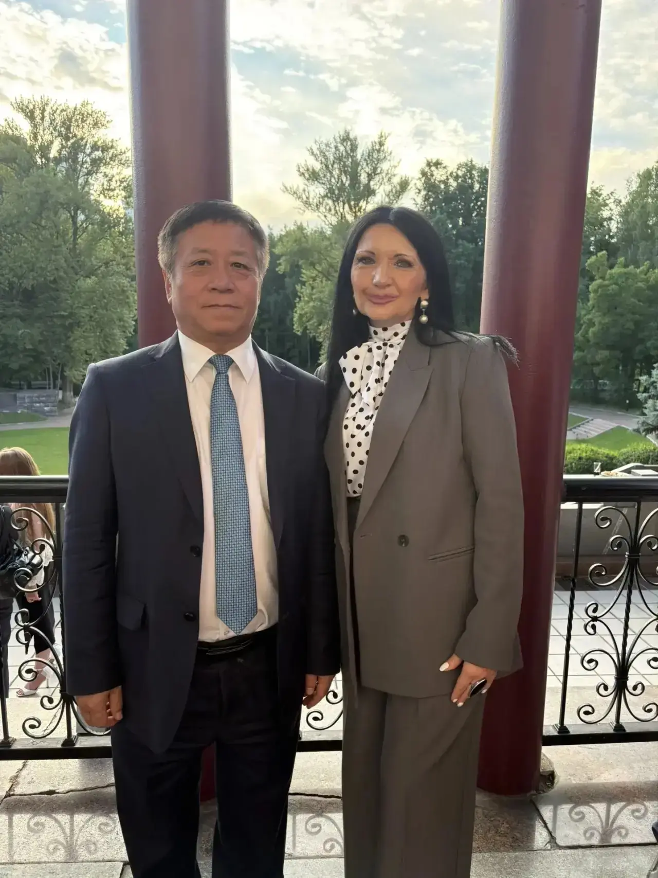 🇨🇳 Дружба через образование: школа № 547 на приёме в Посольстве Китая

Совместные образовательные 