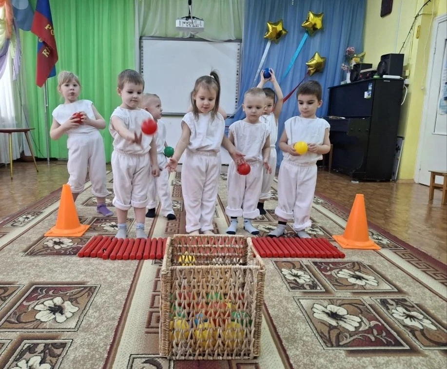 💫 В группе «Капитошка» прошёл физкультурный досуг «Мы-будущие защитники страны», посвя...
