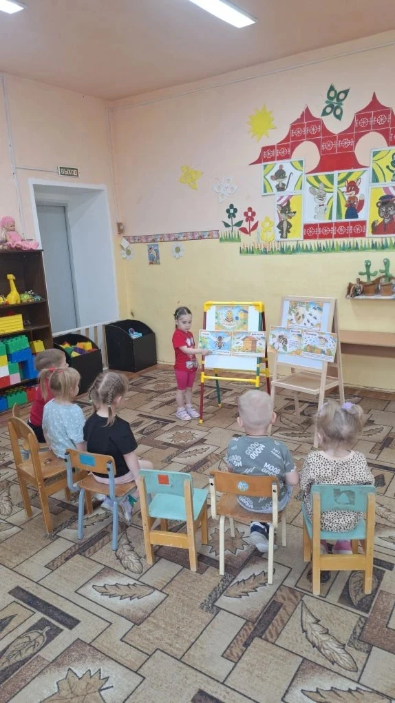 🐝 Тематический день "Пчёлы"

Во II младшей группе "Звёздочки" прошёл тематический день посвящённый 