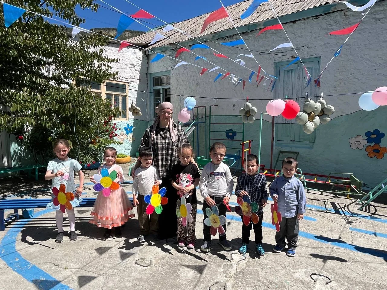 1 июня – наступило лето в детском саду «Ласточка» с.Могох Гергебильского района и вмест...