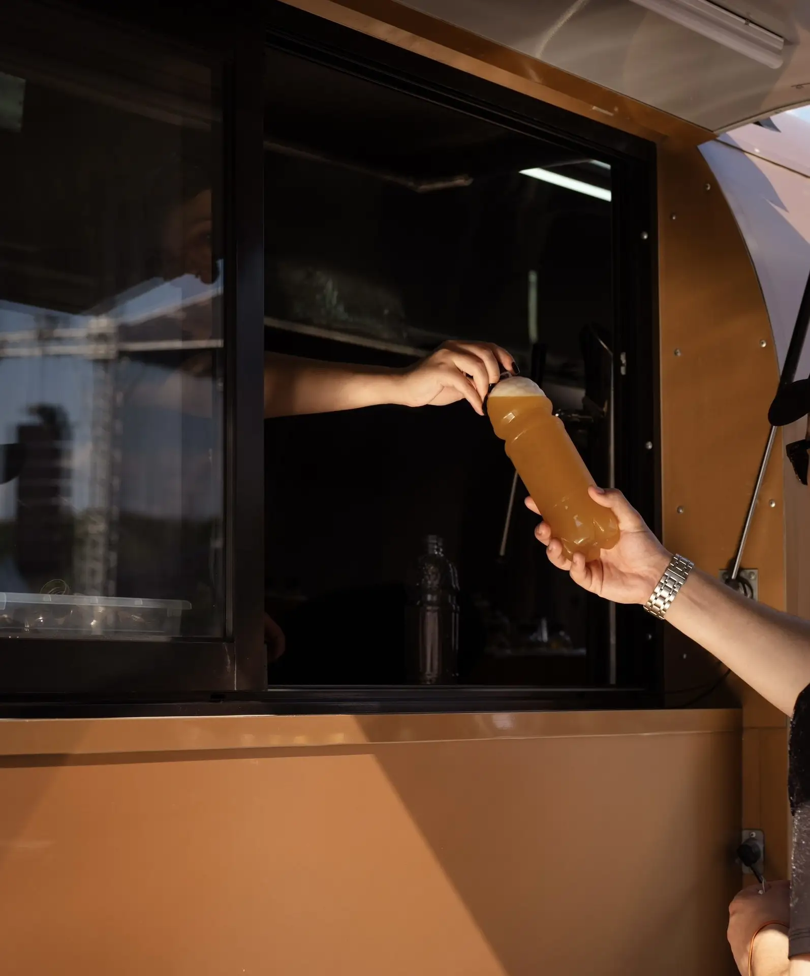 🎷ЛЕТО, ДЖАЗ И «ТАРКОС»! МЫ СНОВА В ДЕЛЕ!

Ребята, наш BEER TRUCK уже собирается в путь! Будем ждать