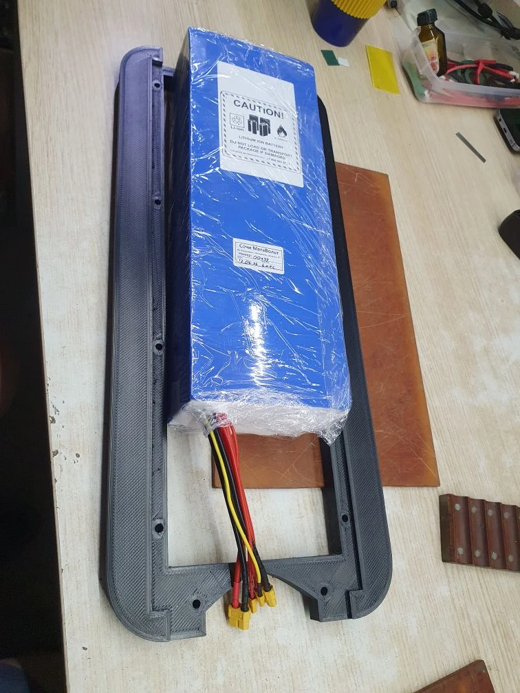 Аккумулятор Kugoo g1 52v 35ah 33000p. 
Доставка через Авито.
Упаковано с условием через Авито достав
