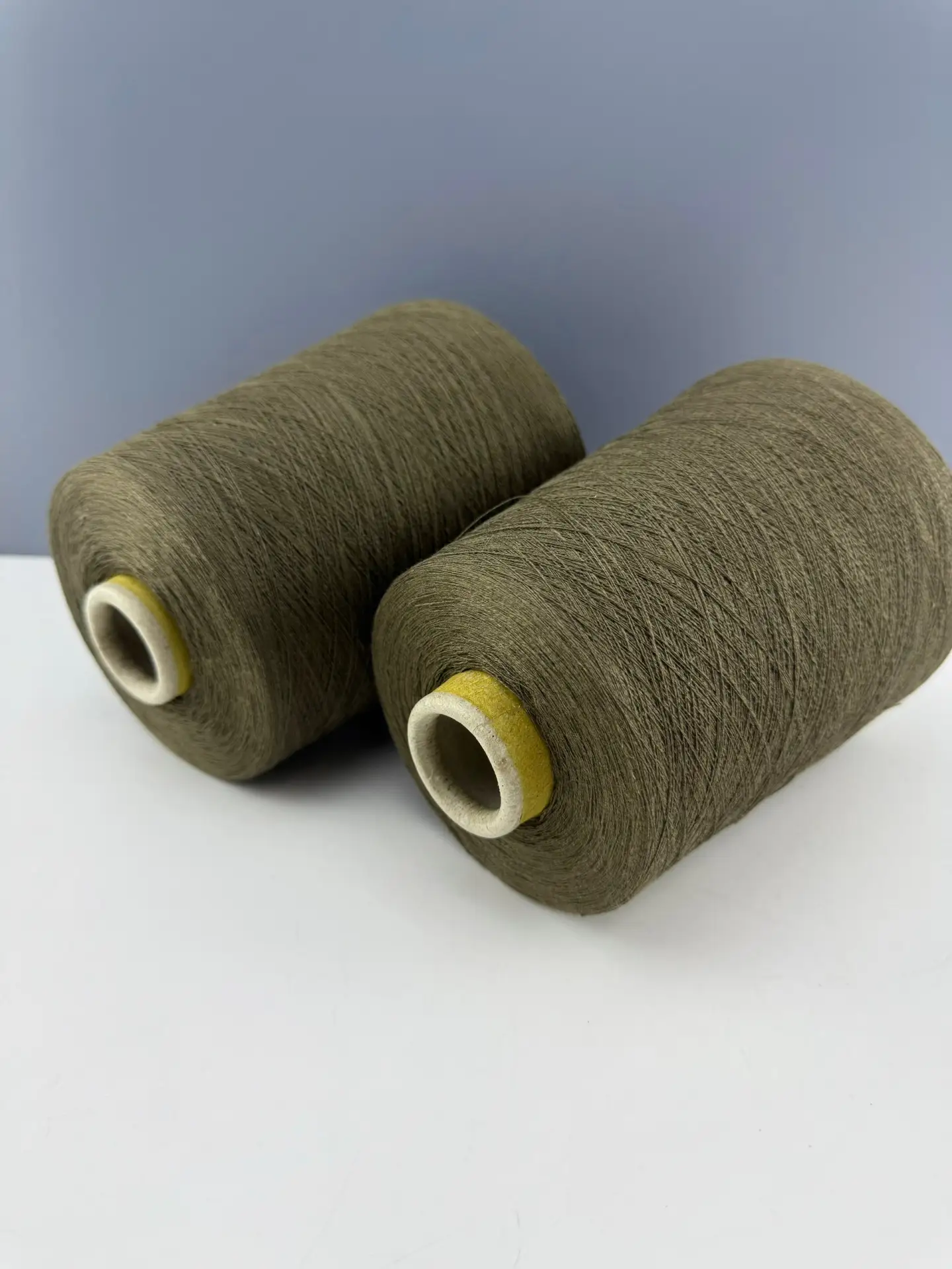 Loro Piana
Linen Royal
Состав
67% лен
23% кашемир
10% шелк
Метраж 5000/2; 2500м/100г
Цена 750₽

СПЕЦ