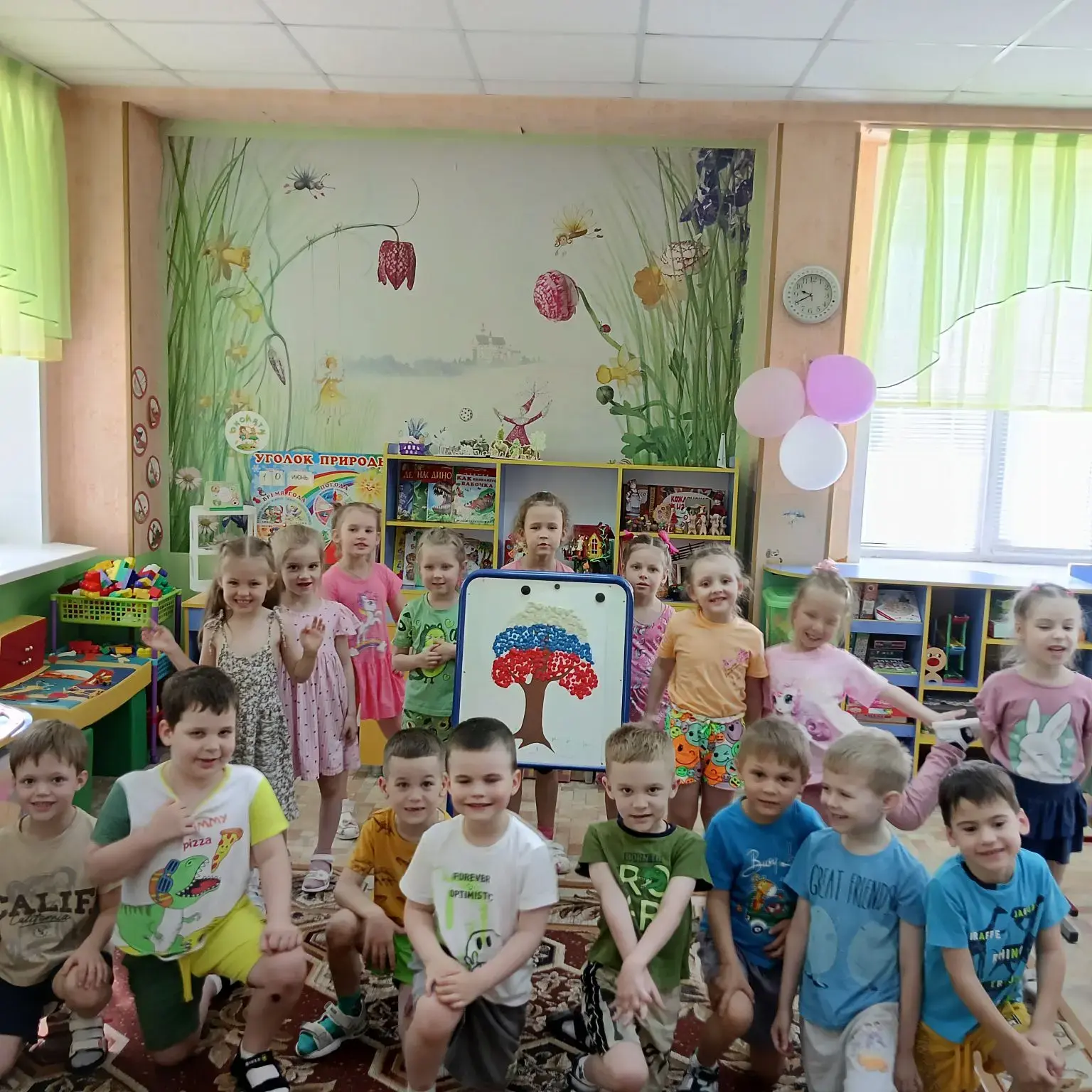 🎉 Ко Дню России в группе № 6 — настоящая творческая феерия! 🎉

В преддверии праздника наши юные ху