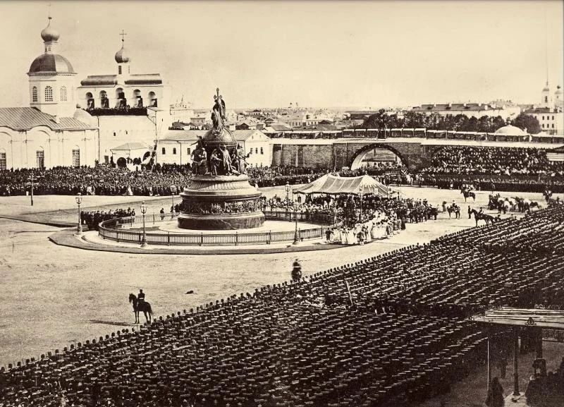 Открытие памятника «Тысячелетие России». Великий Новгород. Сентябрь 1862 г

Комментарии: pikabu.ru