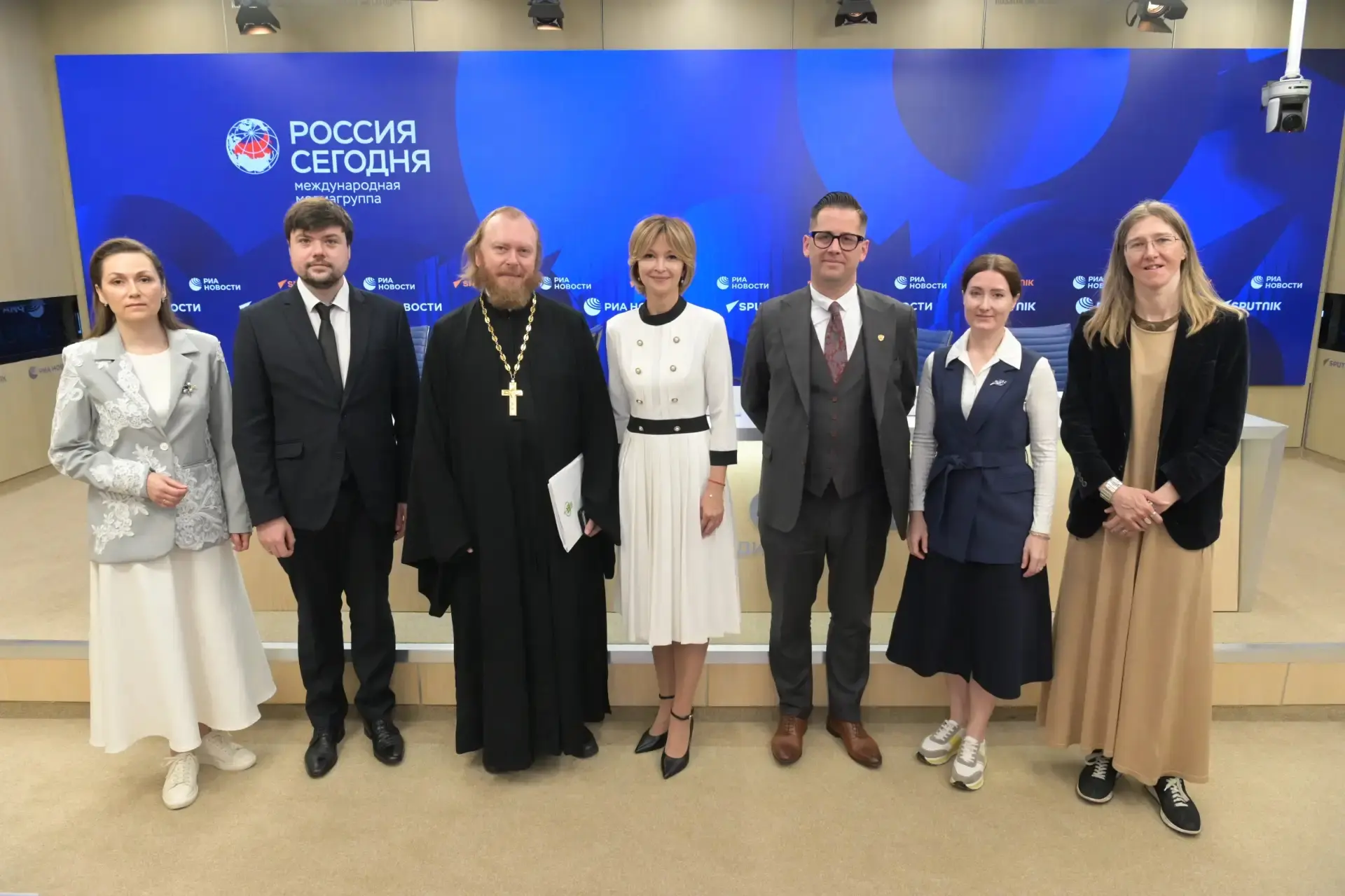 Руководитель проекта «Россия без сквернословия» подписала Международную декларацию о защите семьи! 
