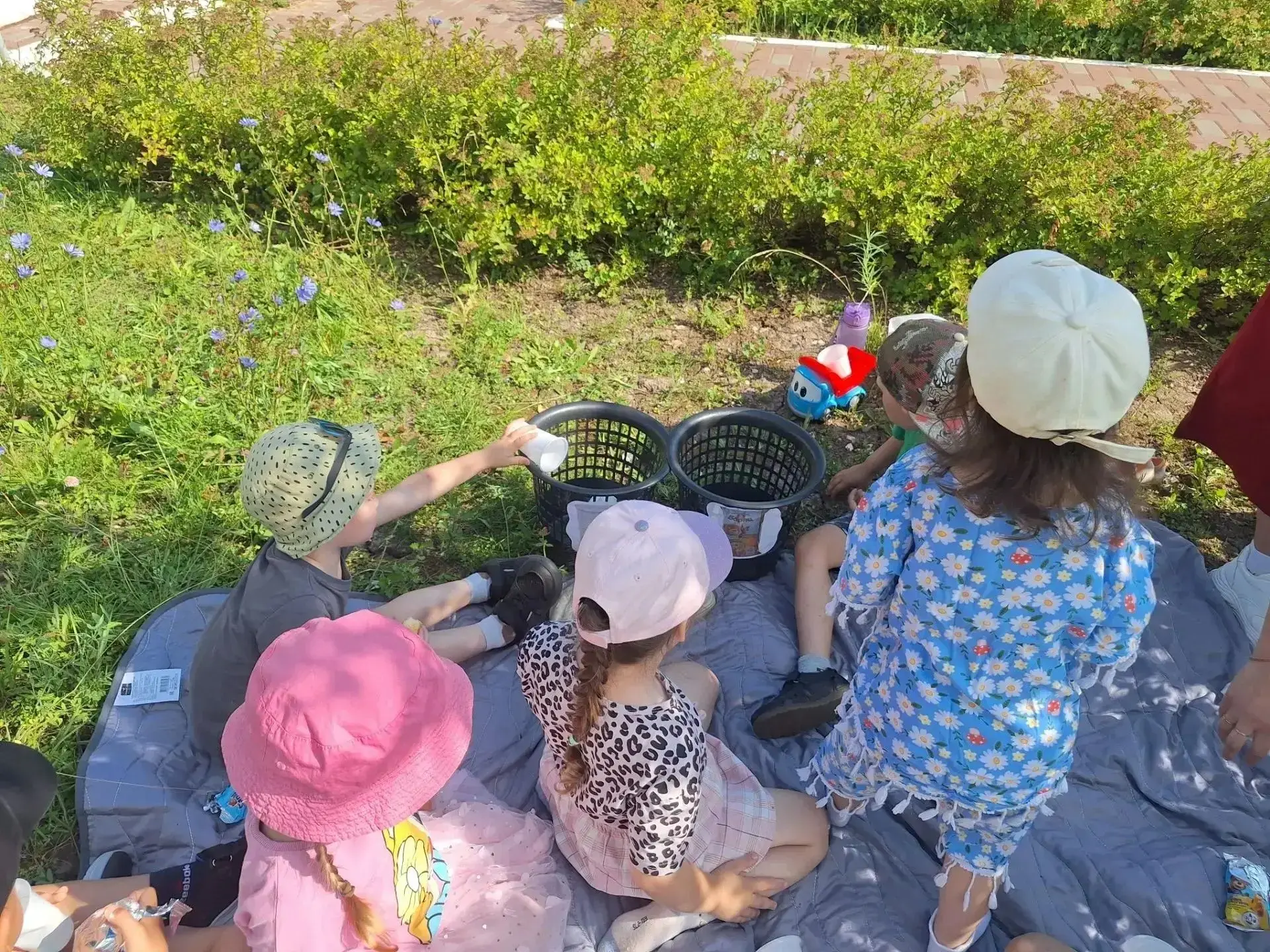🌿 Стань другом природы: поход воспитанников 8 группы! 🌿В рамках тематической недели «Стань другом 