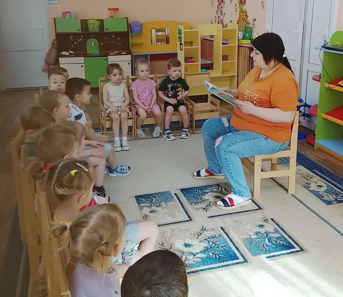 Во второй младшей группе прошла тематическая неделя «Народы России: таджики». Ребята по...