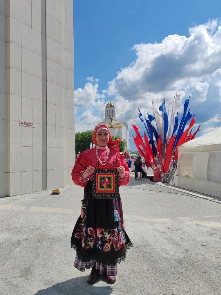 🎉 День России наша команда встретила с настоящим русским размахом! Сегодня Центр народ...